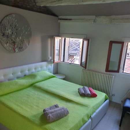 Central Lovely Typical Rooms Rialto Venise Chambre photo