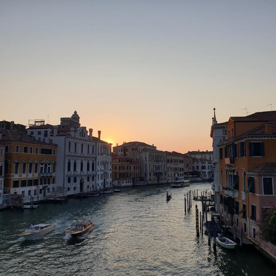Central Lovely Typical Rooms Rialto Venise Extérieur photo